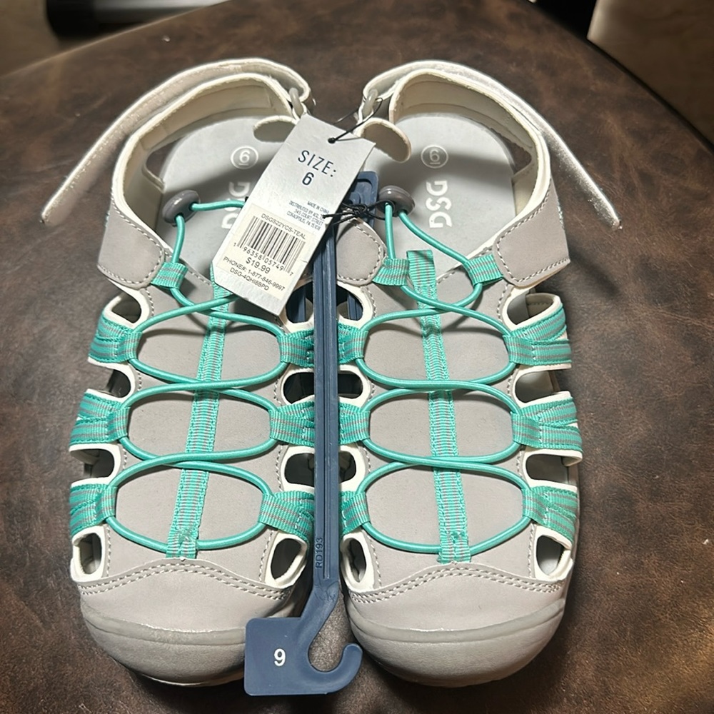 DSG Direct Youth Caged Sandals: GRAY/TEAL: NWT: SIZE 6